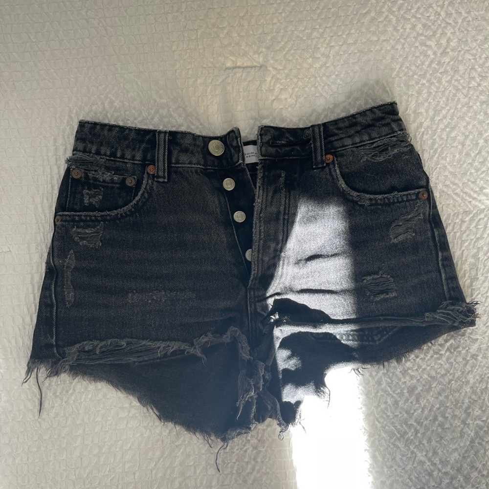 ZARA: BLACK DENIM SHORTS